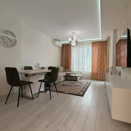 Saharov Fa - Spacious With A Parking Spot *