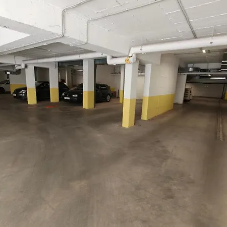 Saharov Fa - Spacious With A Parking Spot * Varna