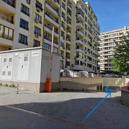 Saharov Fa - Spacious With A Parking Spot Apartment *