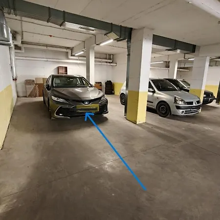 Saharov Fa - Spacious With A Parking Spot Apartment